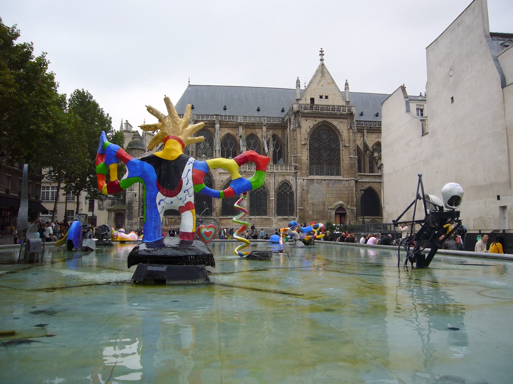 Stravinsky Fountain next to Pompidou 龐畢度旁的史特拉文斯基噴泉