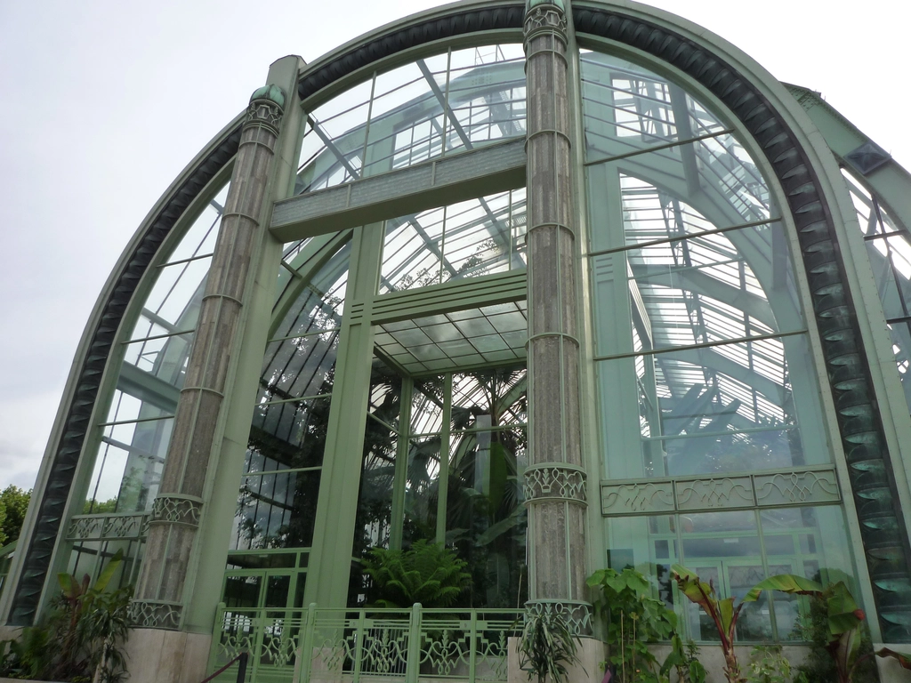 Jd_plantes_18 一進到植物園內的巨大溫室群(Grandes Serres du Jardin des Plantes),植物的面貌馬上讓人宛如置身熱帶。