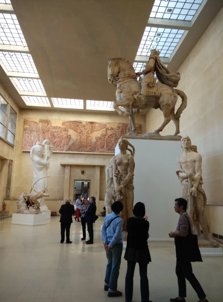 布爾代爾美術館主展區有布爾代爾受個大城市委託的大型雕塑品