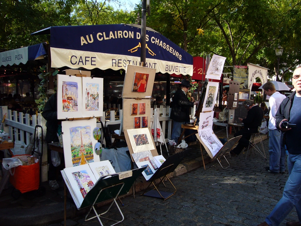Montmartre4 帖特廣場的畫家作品是巴黎受歡迎的紀念品