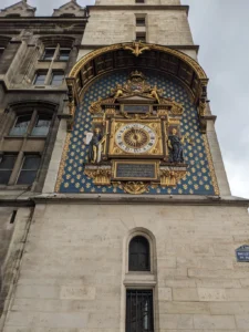 古監獄的鐘樓是巴黎最古老的公共鐘樓 巴黎古監獄 La Conciergerie 的公共鐘樓