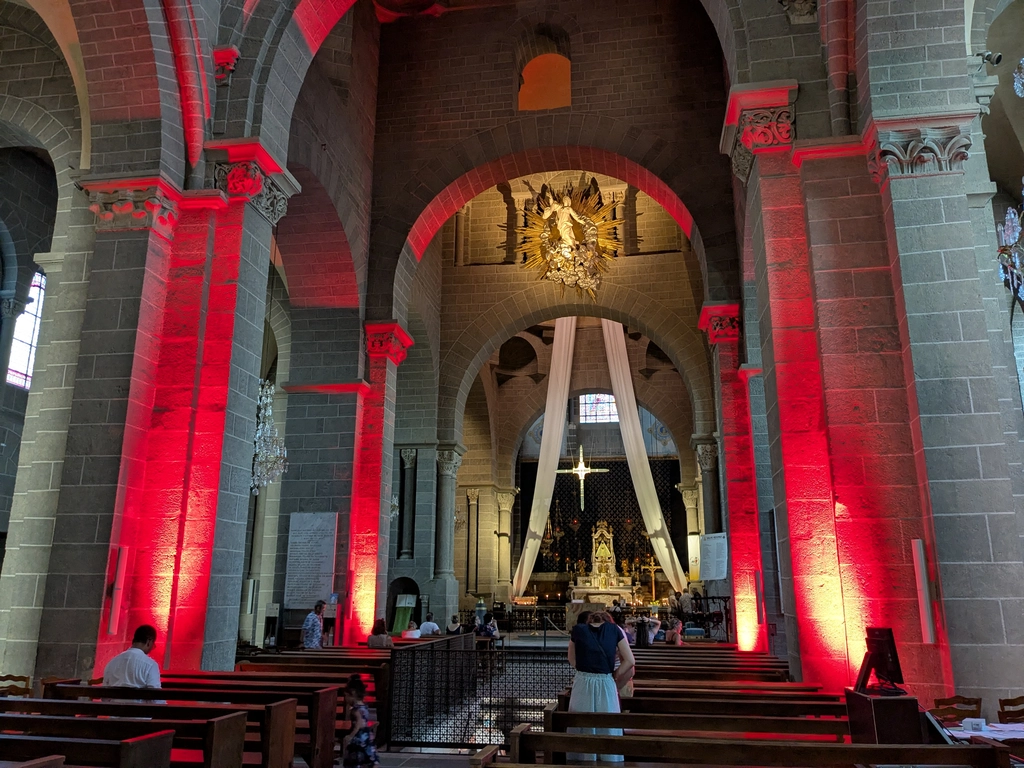 Le Puy-en-Velay 的 聖母大教堂