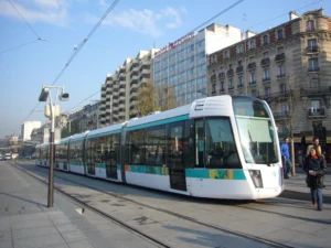 巴黎輕軌很安全與舒適