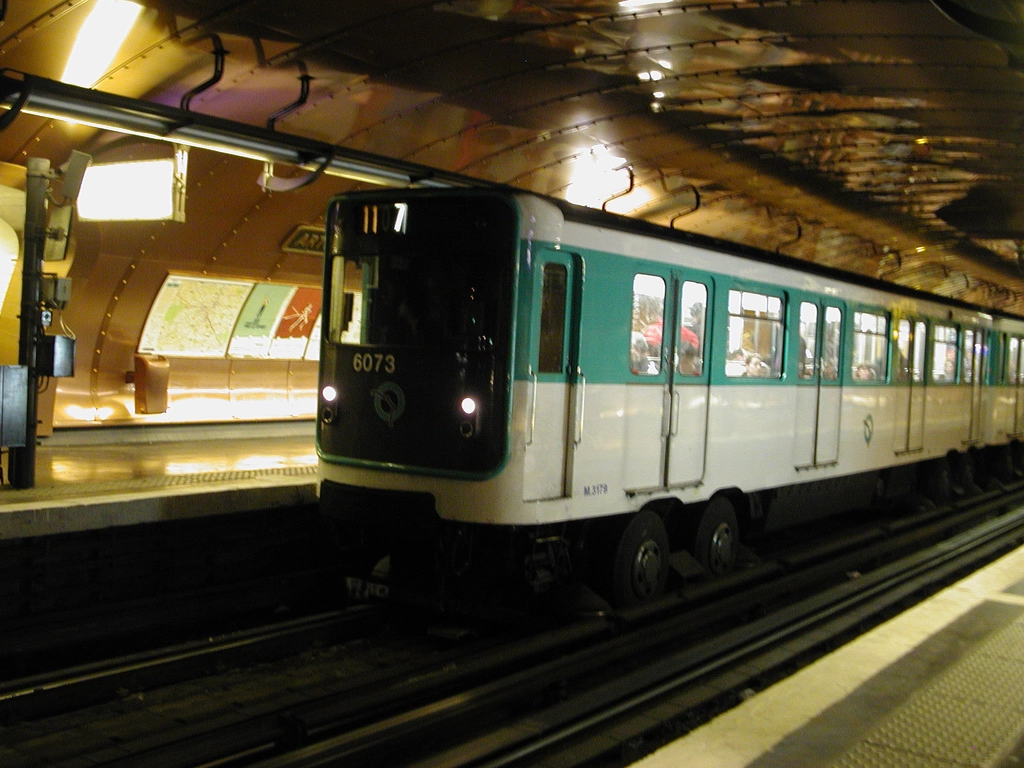 巴黎地鐵站每一站都有其特色