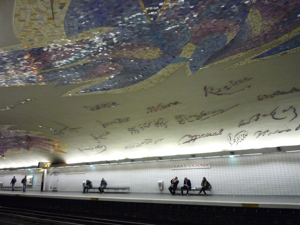 巴黎地鐵站的馬賽克拼貼藝術