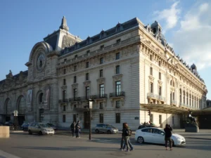 巴黎奧賽美術館的建築是由火車站改建