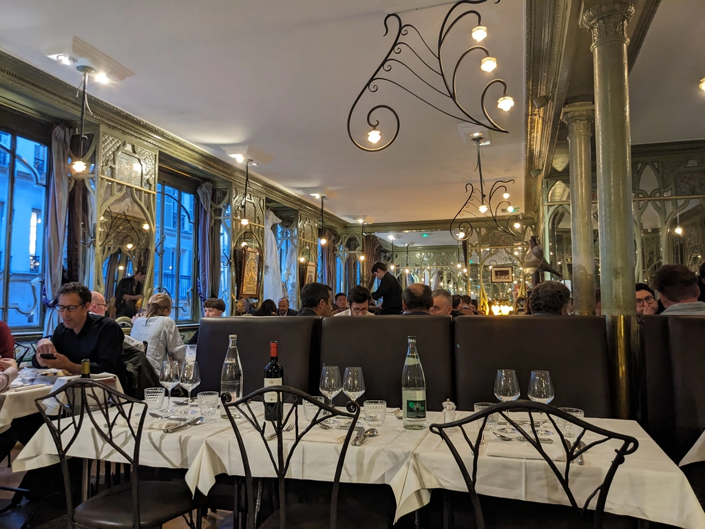 Bouillon Racine 的空間明朗舒適