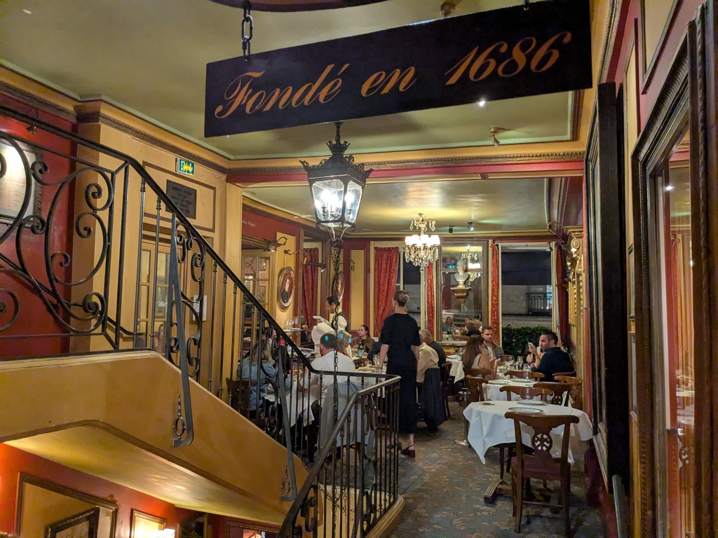 Le Procope 內部的用餐樓層