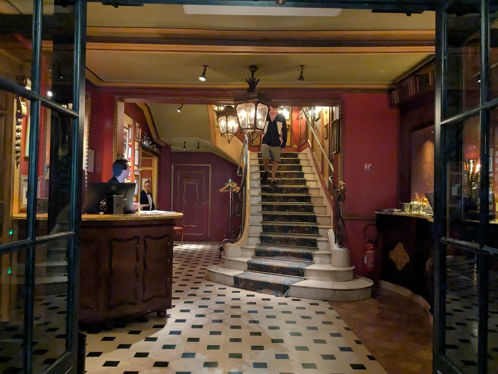 Le Procope 古色古香的入口大門