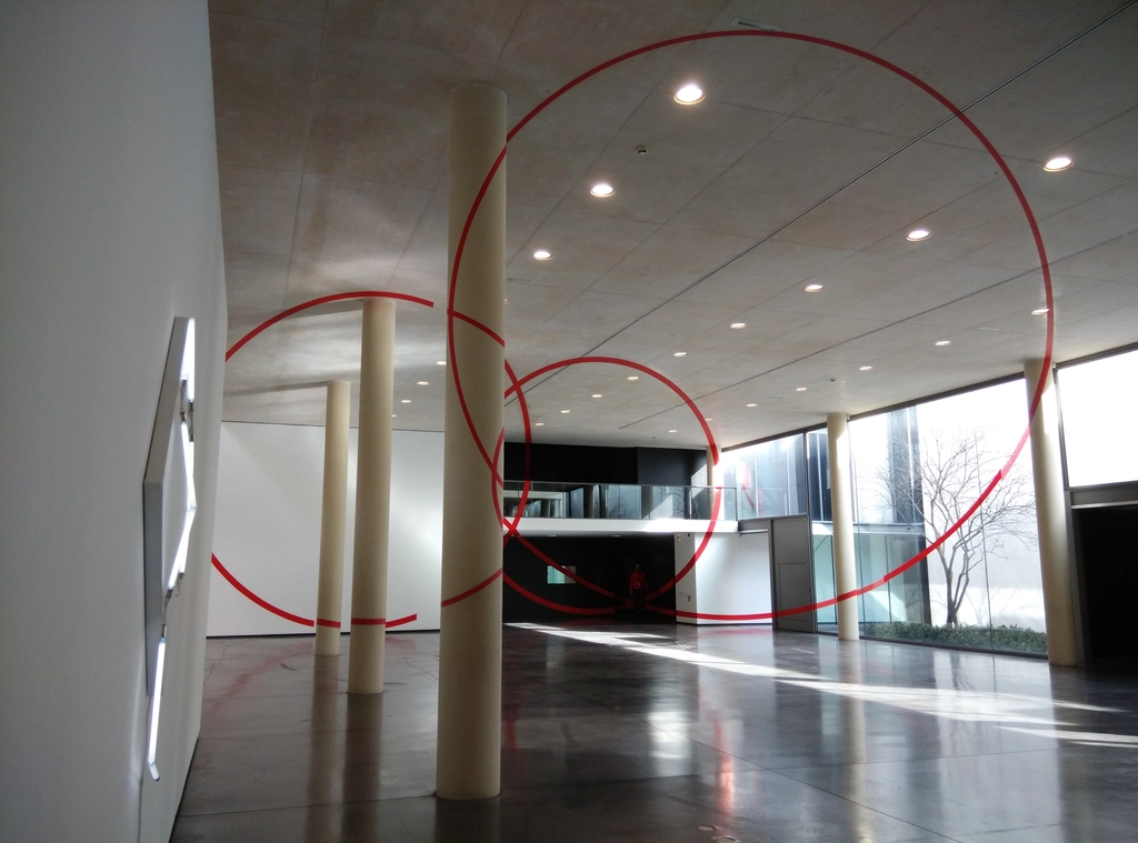 MAC VAL 當代藝術博物館展廳的空間視覺