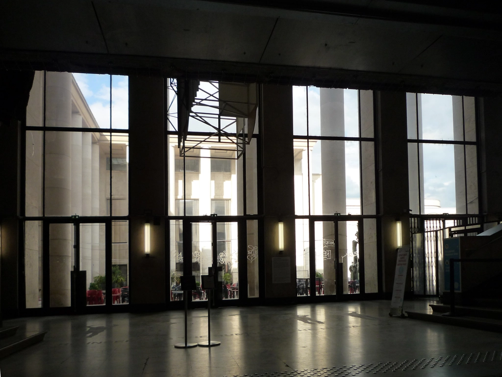 巴黎東京宮 Palais de Tokyo 內部