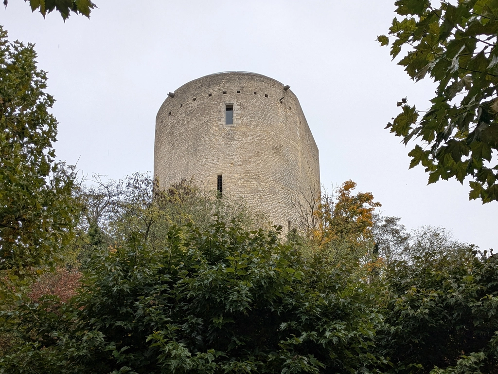 伊蘇丹 Issoudun 歷史建築城堡