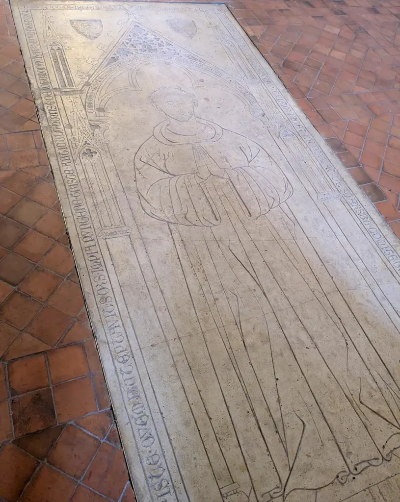 聖伯爾納學院裡的地面古蹟