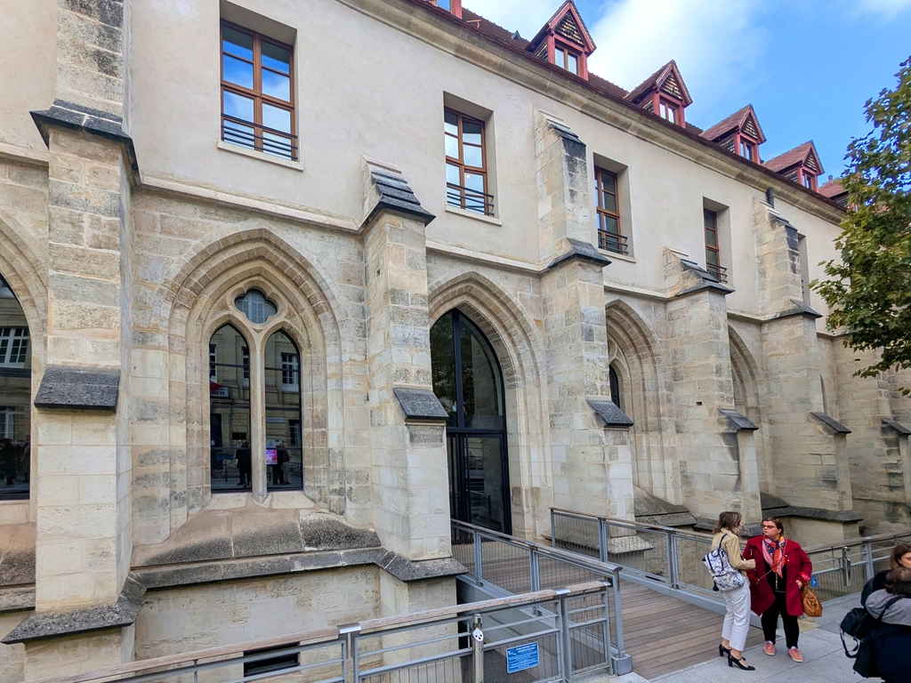 聖伯爾納學院的外觀