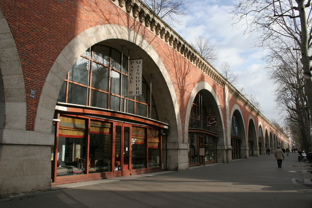巴黎12區 Viaduc des Arts 工藝拱廊