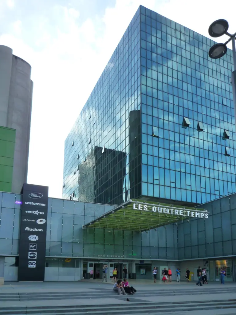 巴黎 La Défense (拉德方斯) 的四季商城