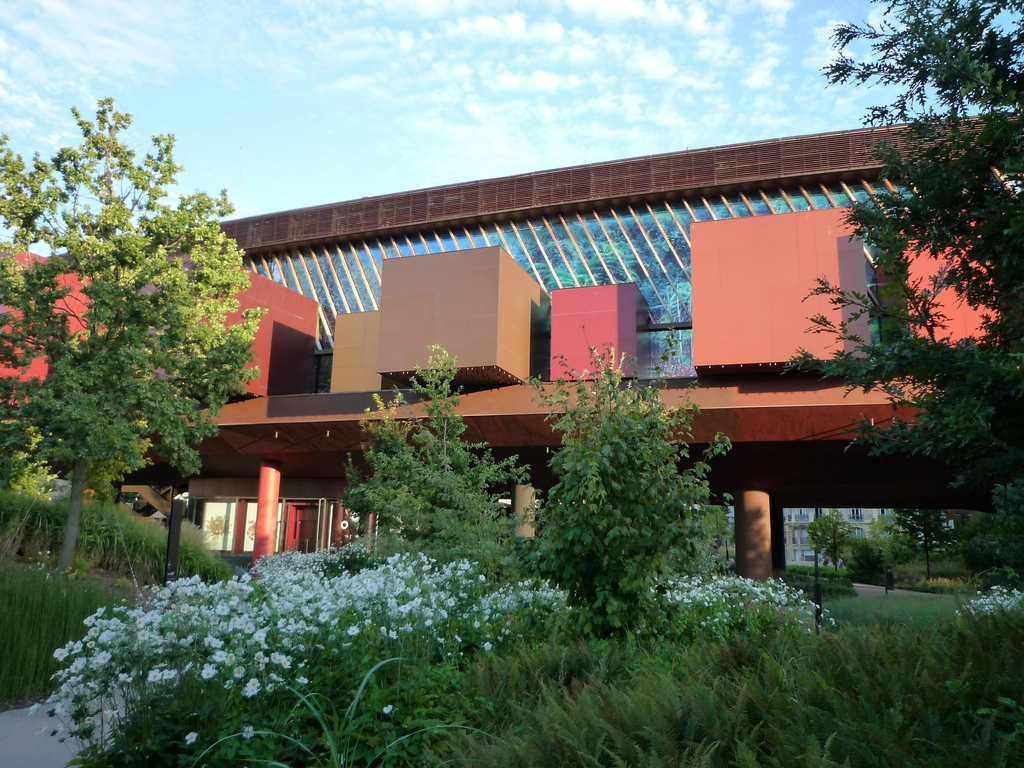 布朗利博物館盒狀外觀