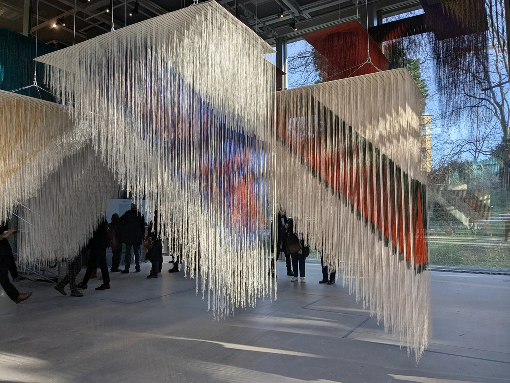 La Fondation Cartier 舊址的 Olga de Amaral 特展