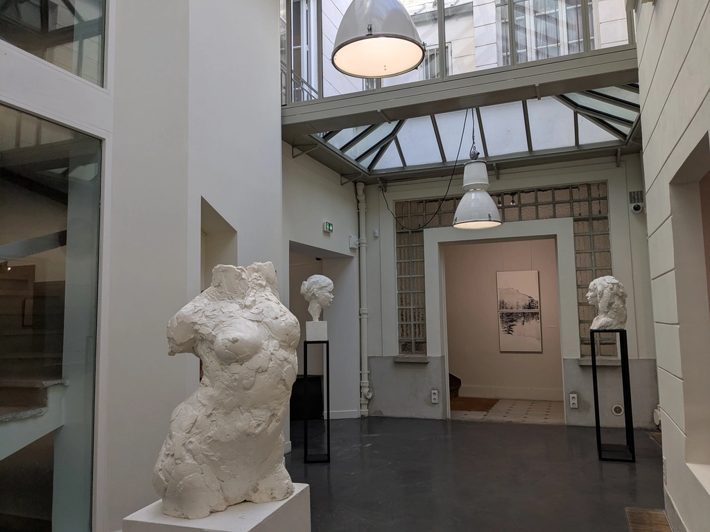 泰勒基金會 (Fondation TAYLOR)展場中庭