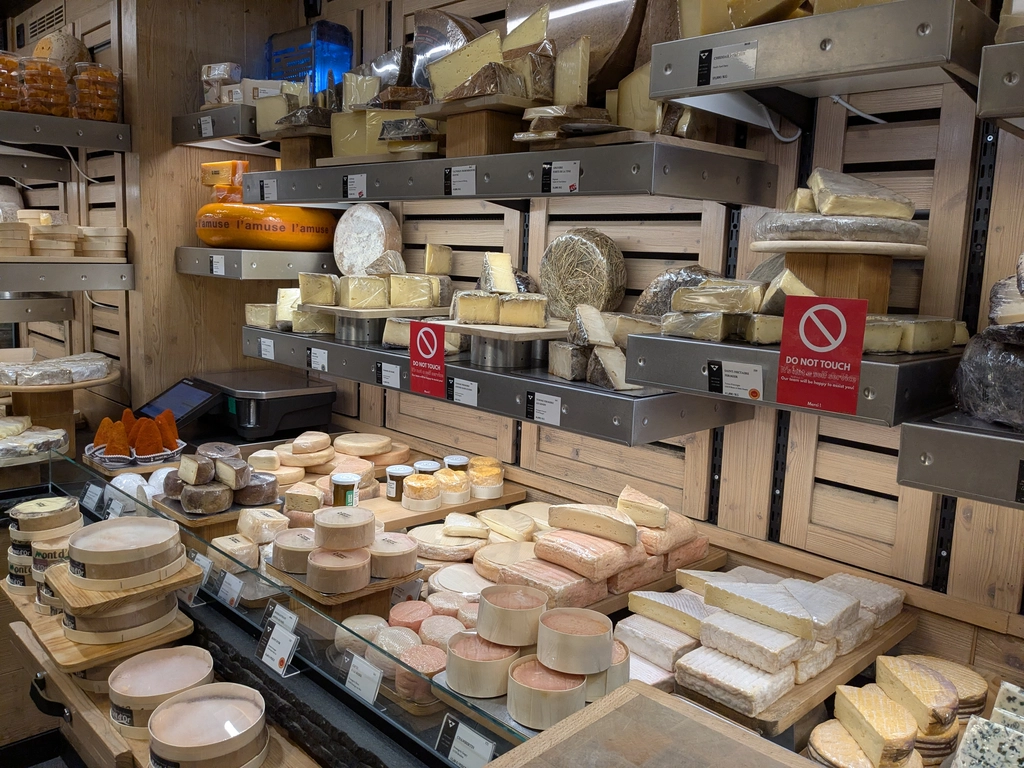 Laurent Dubois 精選法國各地的乳酪