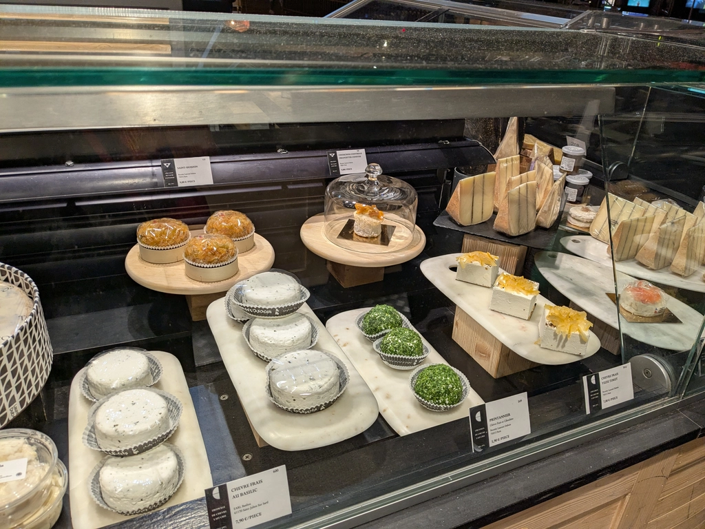 Laurent Dubois 聖日耳曼大道 (Maubert)店的羊乳酪