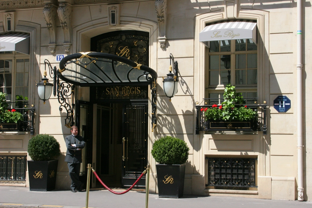 巴黎的四星飯店外觀