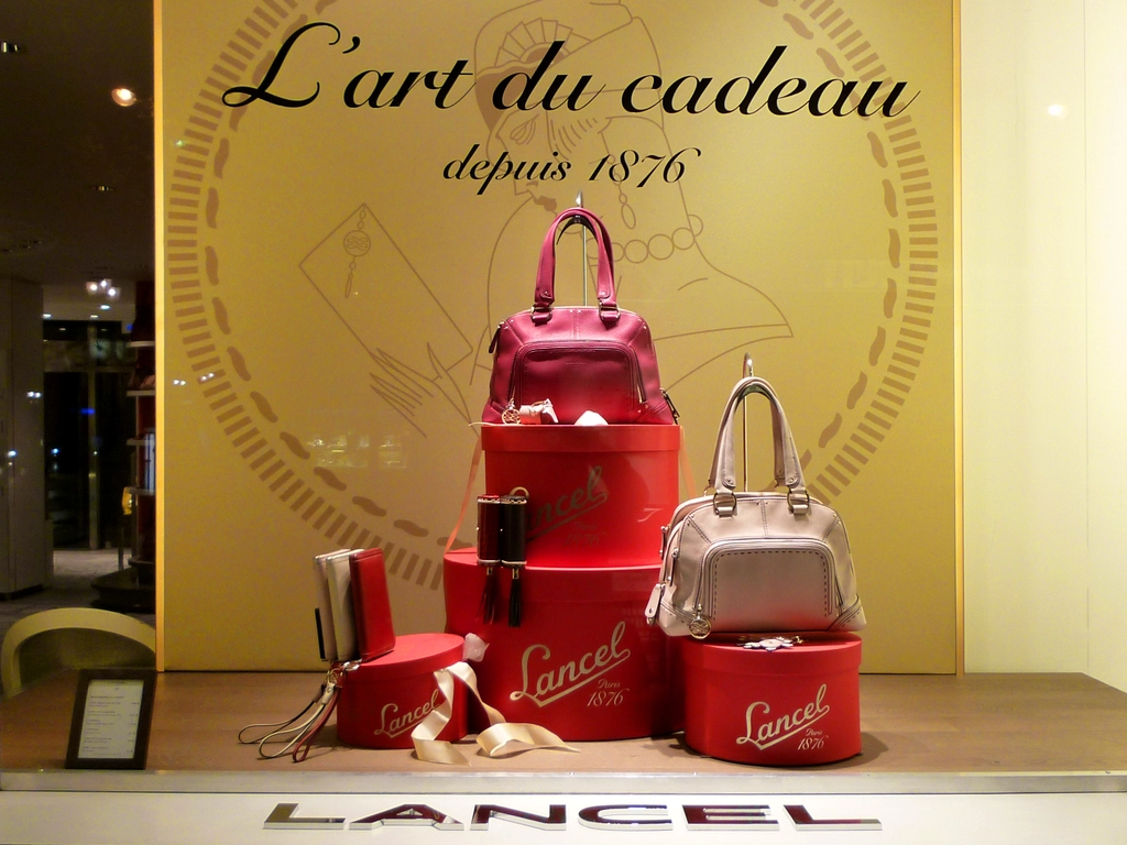 巴黎包包品牌LANCEL 櫥窗