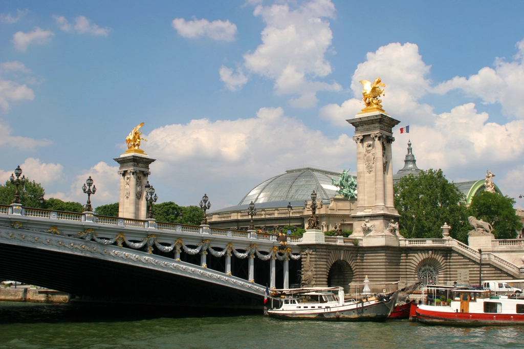 巴黎大皇宮 Grand Palais 全攻略:走進香奈兒時尚聖殿與玻璃穹頂祕境