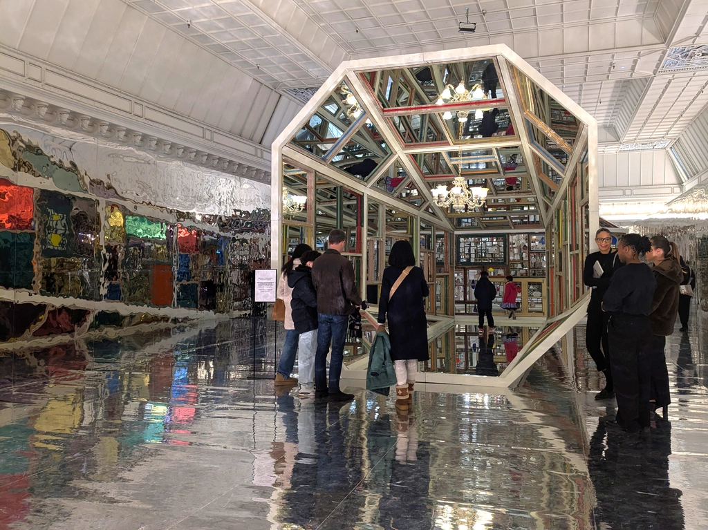 Le Bon Marché 樂蓬馬歇百貨的中國藝術家宋冬的展覽