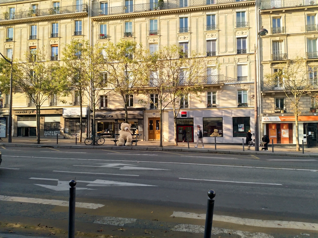 在巴黎馬路上的戈伯蘭泰迪熊 (Les Nounours des Gobelins)
