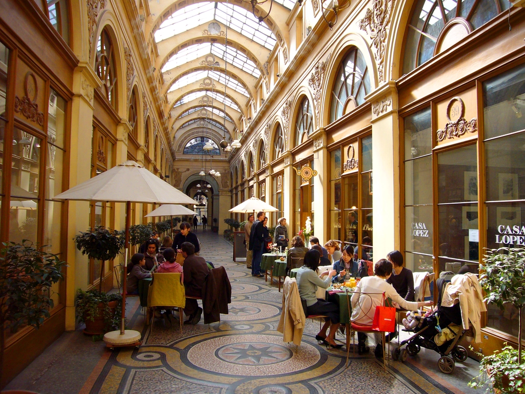 巴黎薇薇安拱廊街裡的茶館