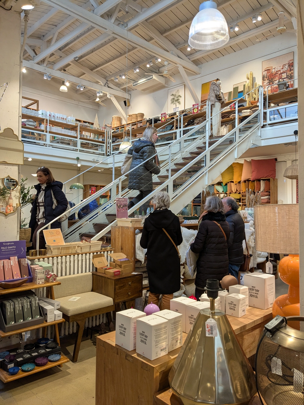 Le Grand Comptoir 家飾店的挑高空間