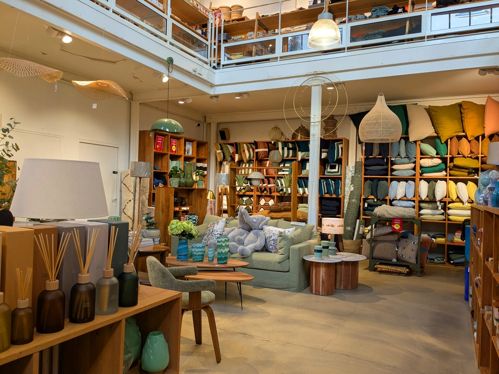 Le Grand Comptoir 家飾店的織品區